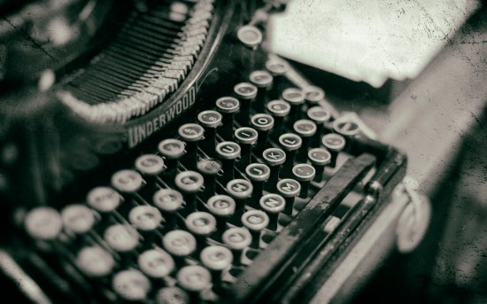 7001292-typewriter
